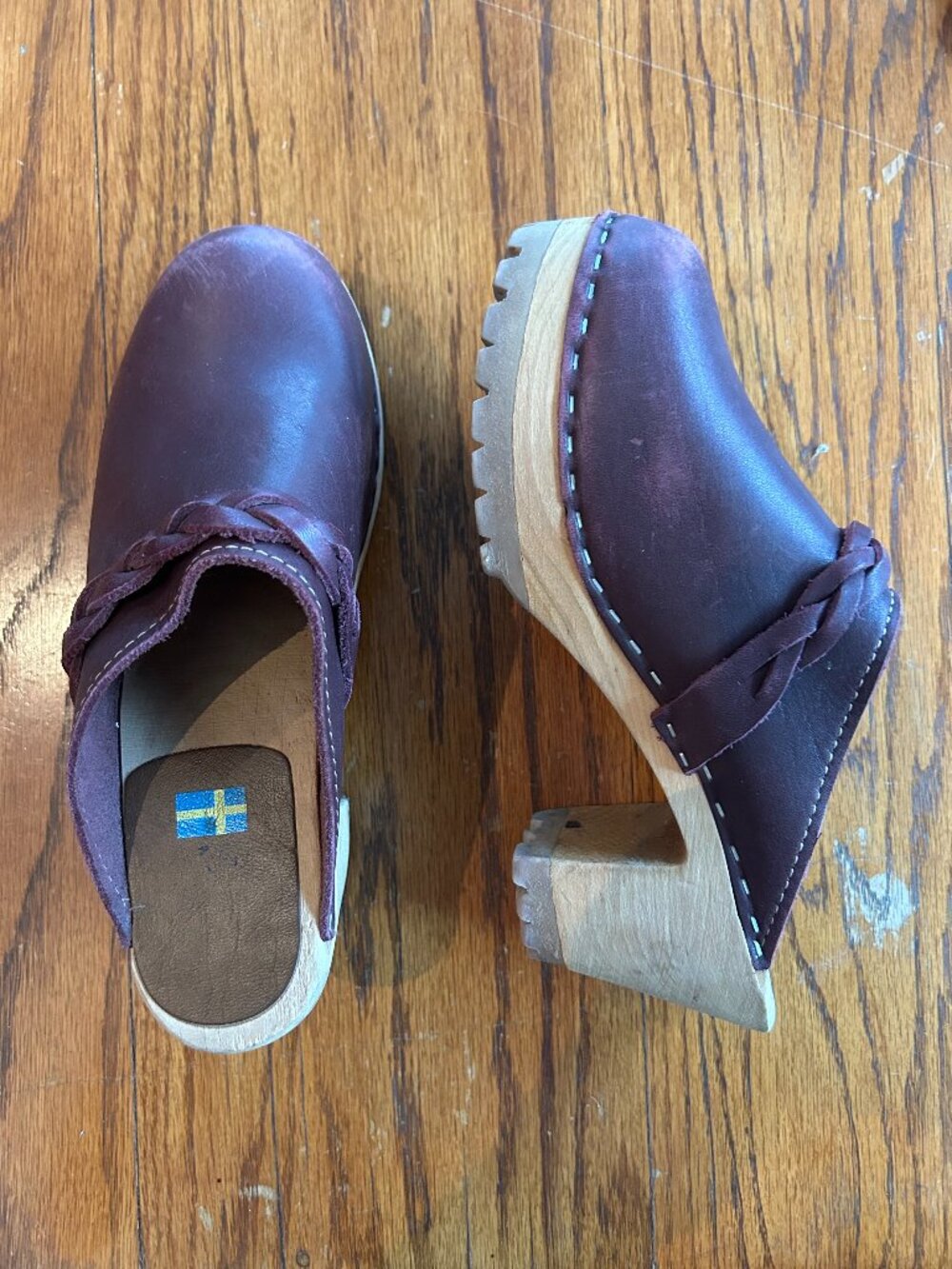 Swedish Clogs: Size 37